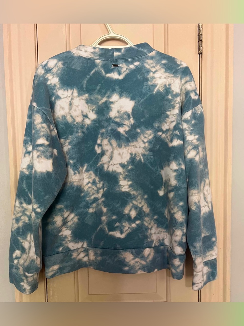 O'Neill Blue and White Tie-Dye Crewneck Sweatshirt